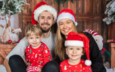 Making Time for Memories: Why Christmas Mini Sessions Are the Perfect Way to Capture Your Little One’s Joy